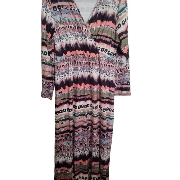 Plus dress - Picture 3 of 3